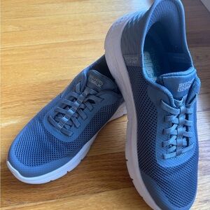 Skechers Womens Go Walk Slip Ins Sneakers